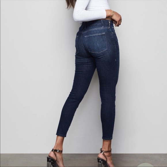 Good American Good Legs Crop Jeans in Blue 260 Size 2/26 - Picture 2 of 11